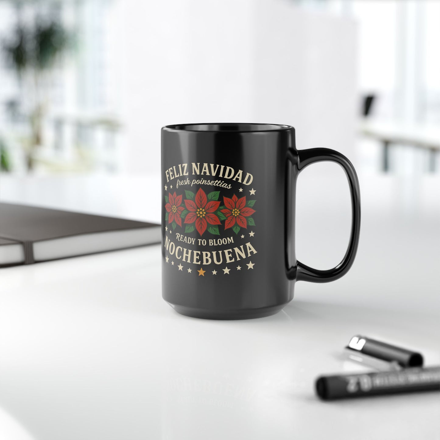 Noche Buena, Poinsettia Feliz Navidad Mug Art | Black Mug, 15oz Tazo de Regalo