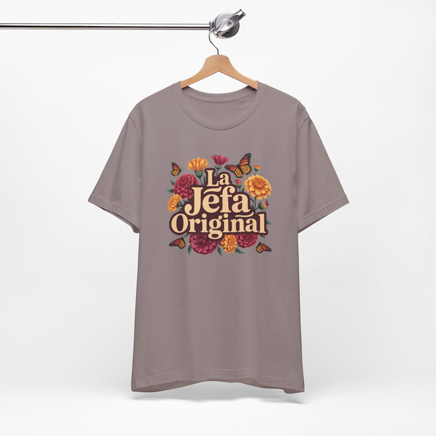 La Jefa Original T-Shirt - Latina Boss Lady Tee - Hispanic Pride Shirt - Bilingual Spanish Slang Gift for Her - Mujer Fuerte Empowerment