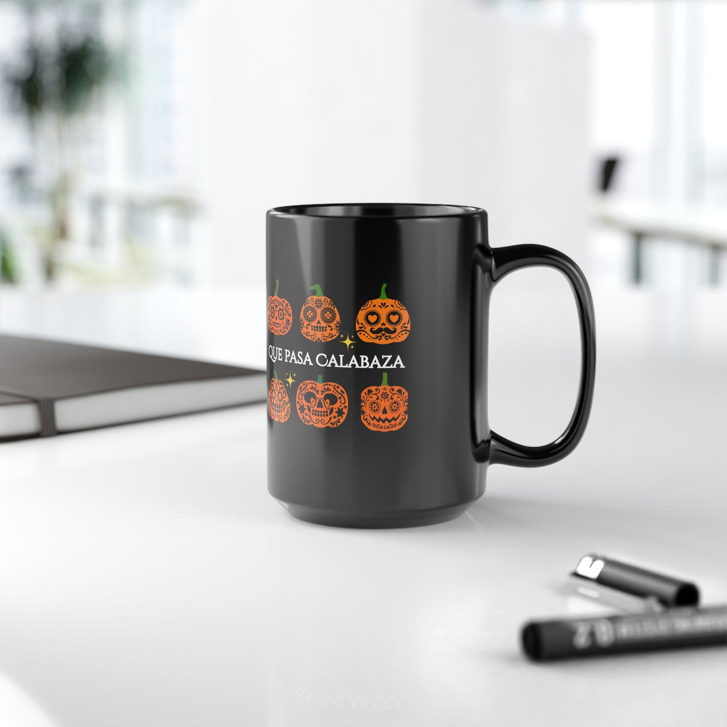 Que Pasa Calabaza Mug, Calavera Otono Fan Art | Black Mug, 15oz