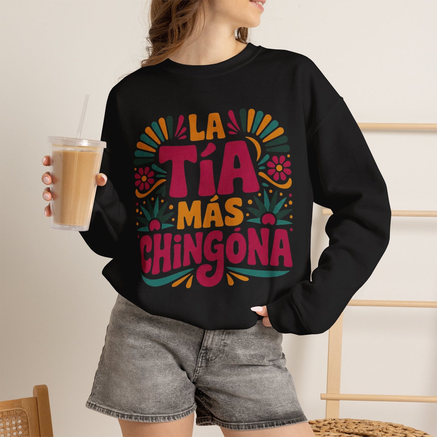 Tia Sweatshirt - Latino Family Gift for Tía - Spanish Aunt Hoodie - Tia Regalo Birthday Gift - Latina Tia Shirt