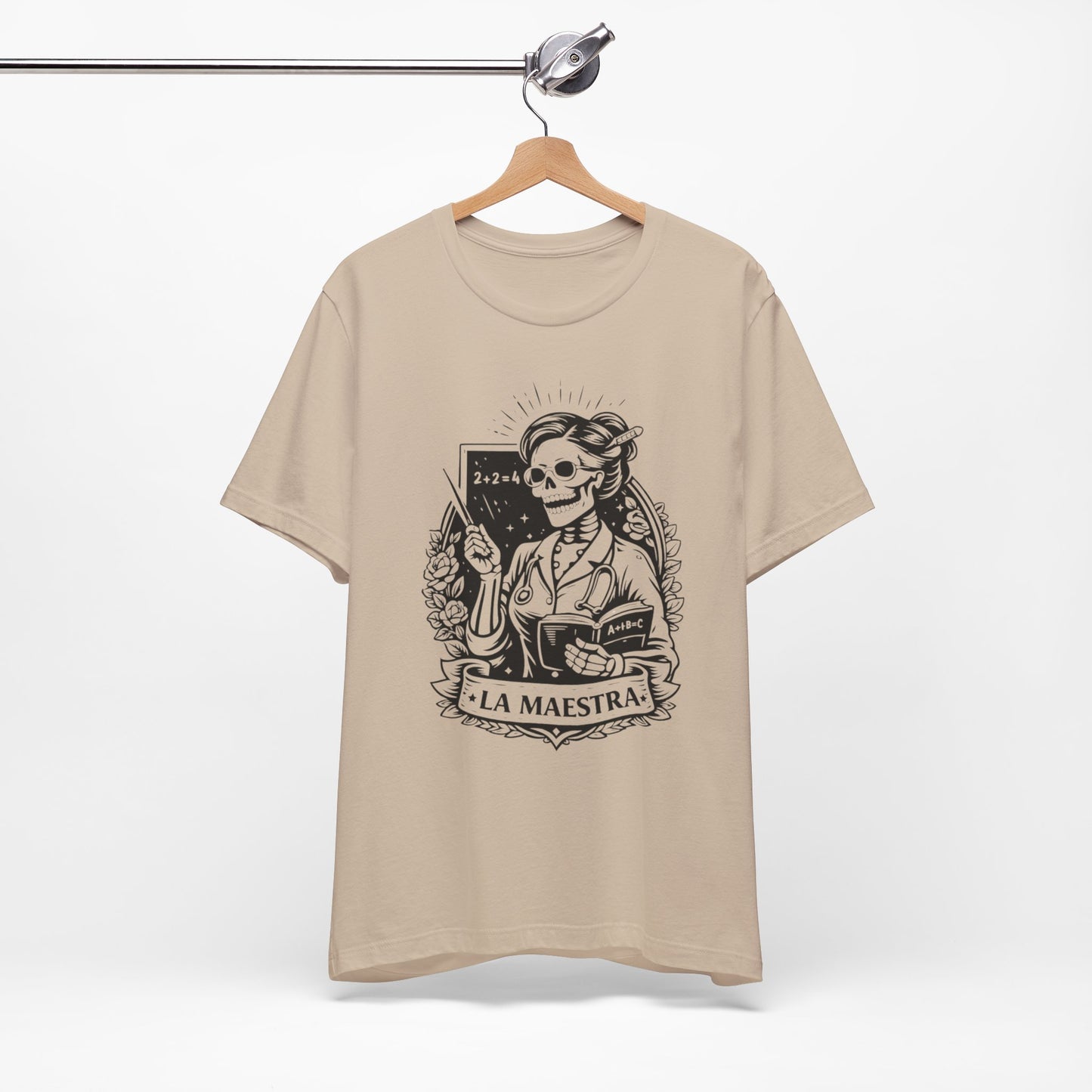 La Maestra T-Shirt - Teacher Gift Tee for Latina Educator - Professional Hispanic Teacher Shirt - Maestra Regalo
