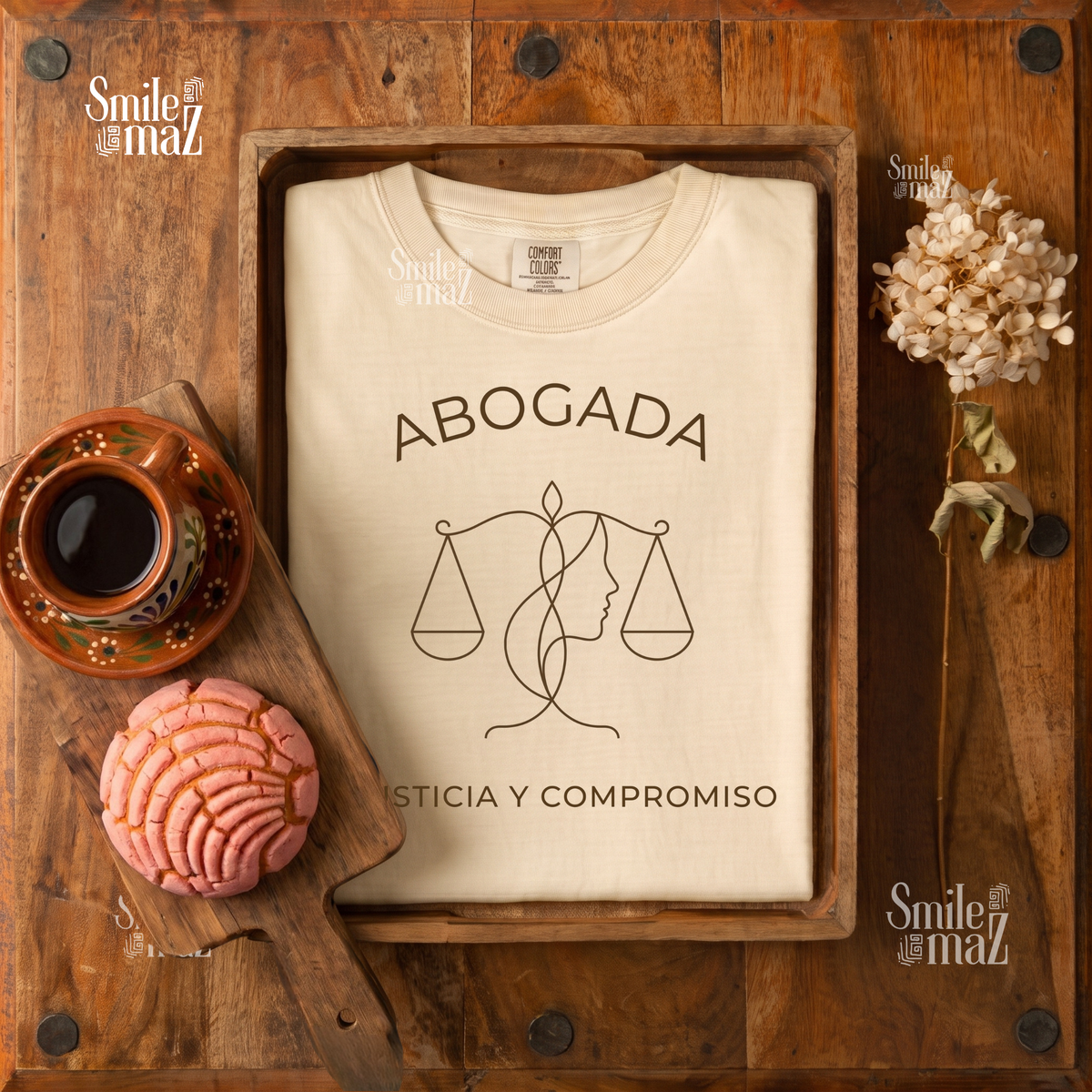 Abogada Justicia y Compromiso Tee - Spanish Latina Lawyer Shirt - Abogada Gift