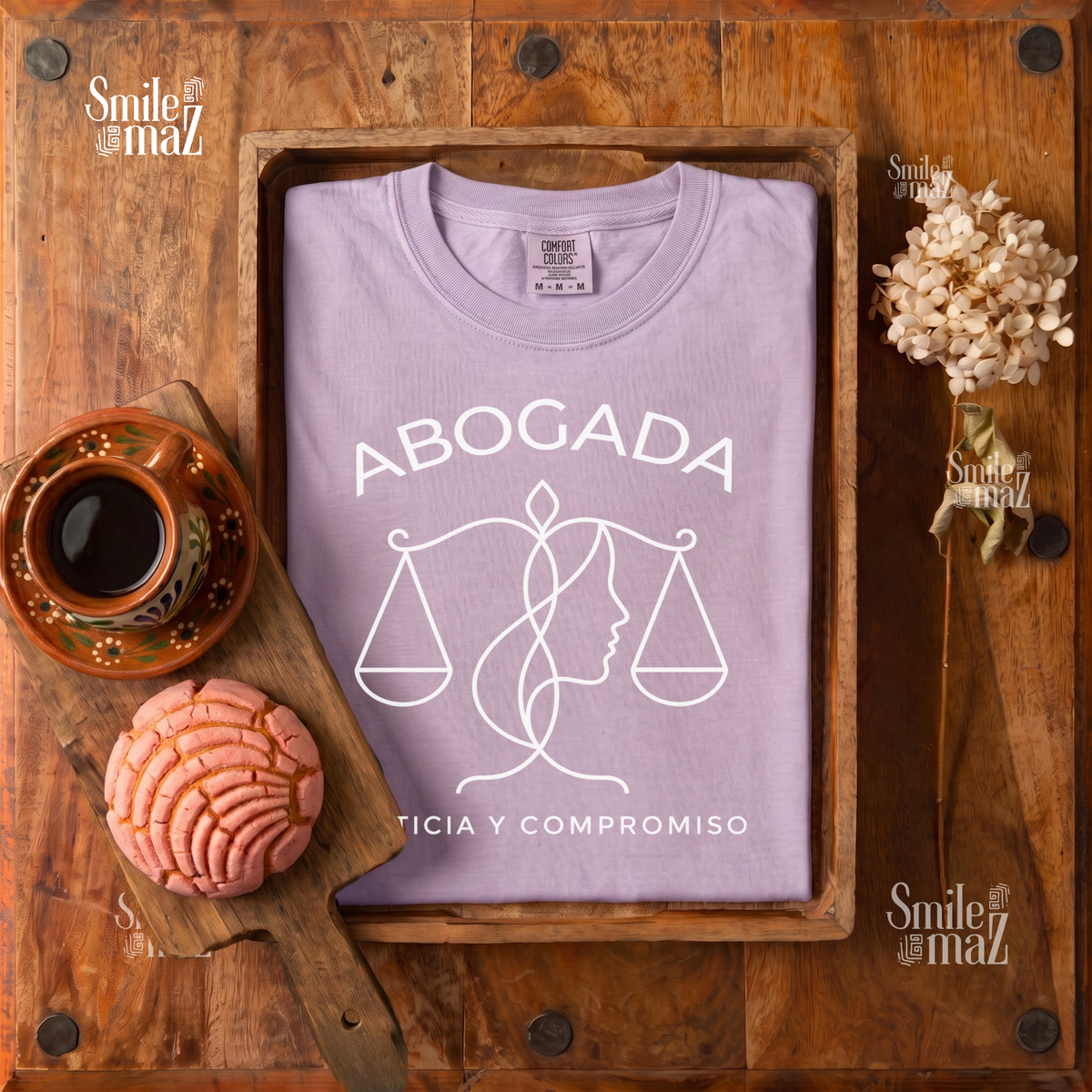 Abogada Justicia y Compromiso Tee - Spanish Latina Lawyer Shirt - Abogada Gift