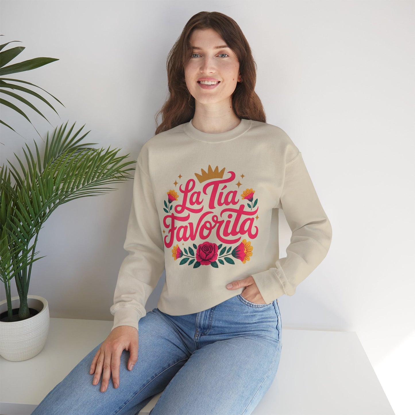 Tia Sweatshirt - Proud Tia Gift - Latino Family Tia Shirt - Best Tia Ever - Mi Tia Favorita - Tia Vida Sweatshirt