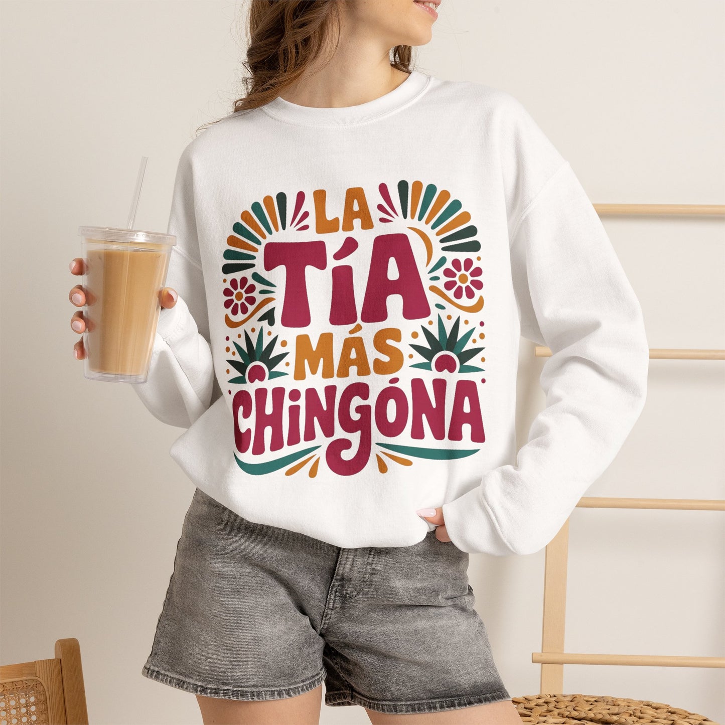 Tia Sweatshirt - Latino Family Gift for Tía - Spanish Aunt Hoodie - Tia Regalo Birthday Gift - Latina Tia Shirt