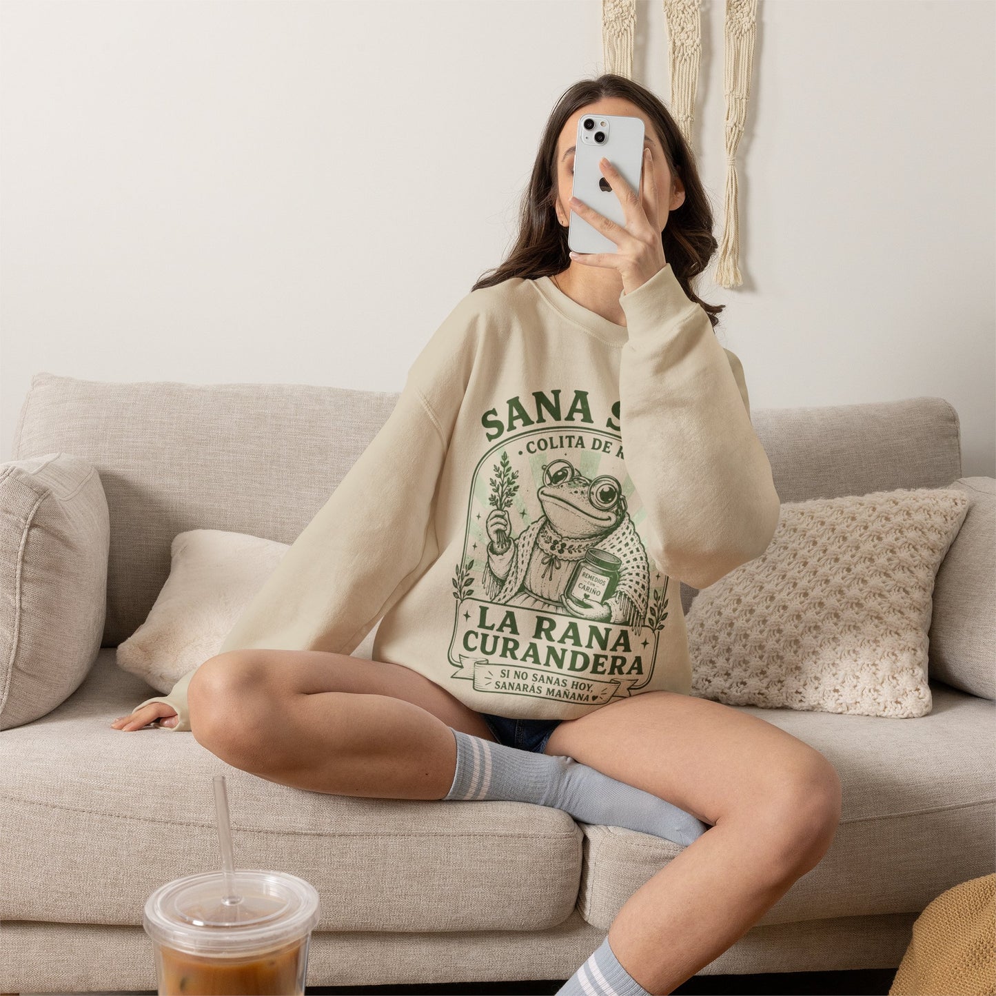 Colita De Rana Sweatshirt - Funny Spanish Saying Sudadera - Latina Gift - Bilingual Humor Pullover